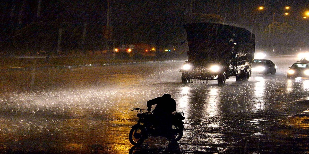 Four persons killed in Karachi during rain due to accidents