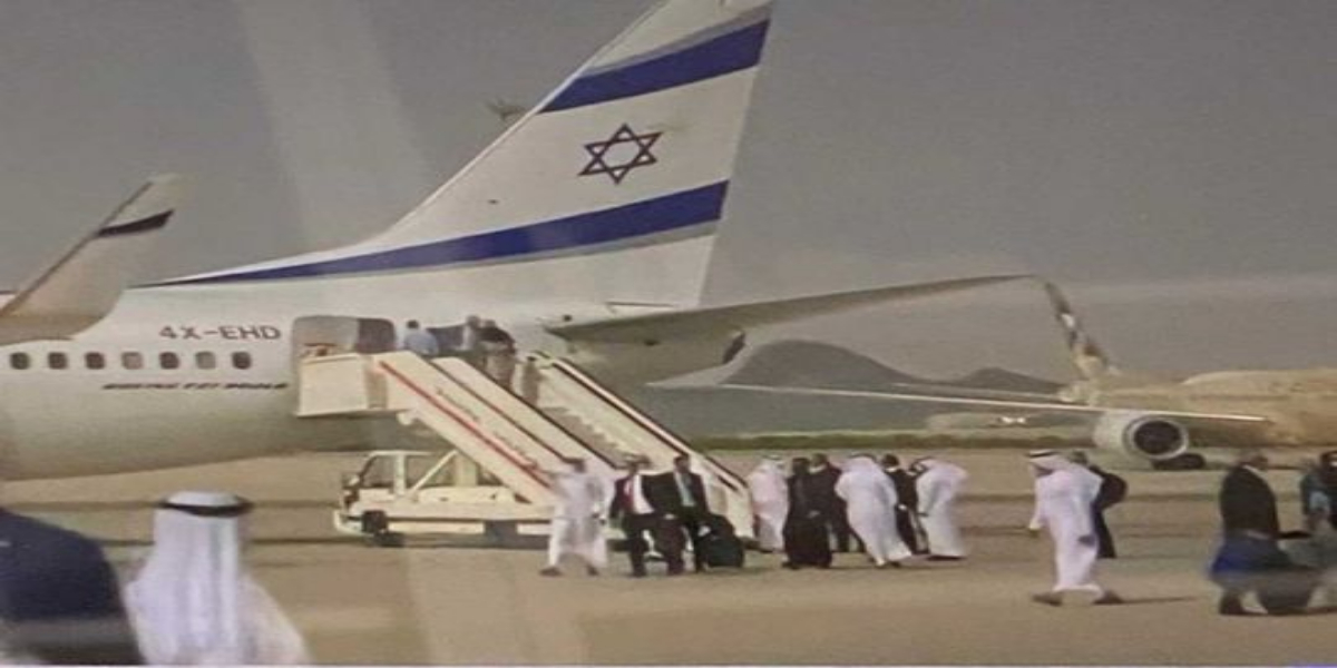 First commercial flight from Israel, equipped with air defense system, lands in UAE