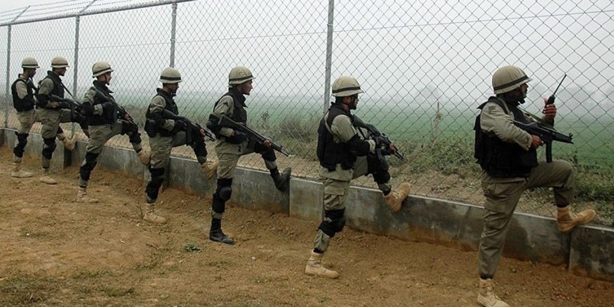 Pakistan Army soldiers