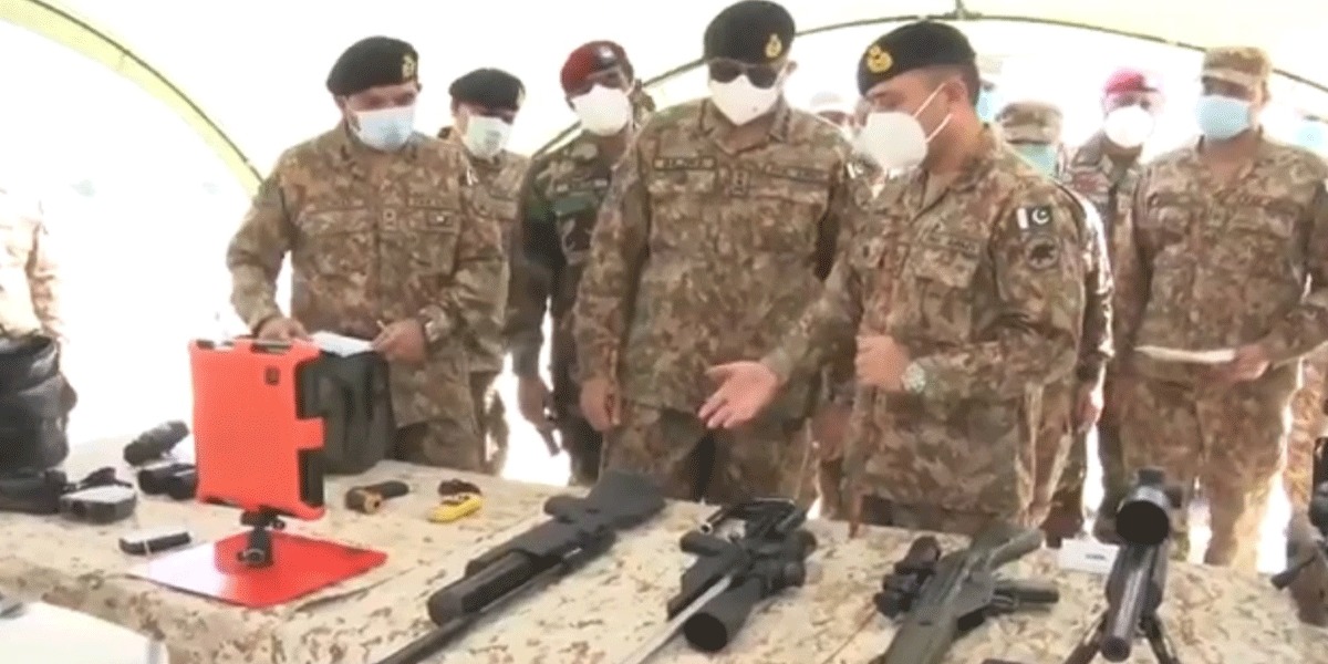 COAS Witnesses Snipers’ Training Of Soldiers In Bahawalpur
