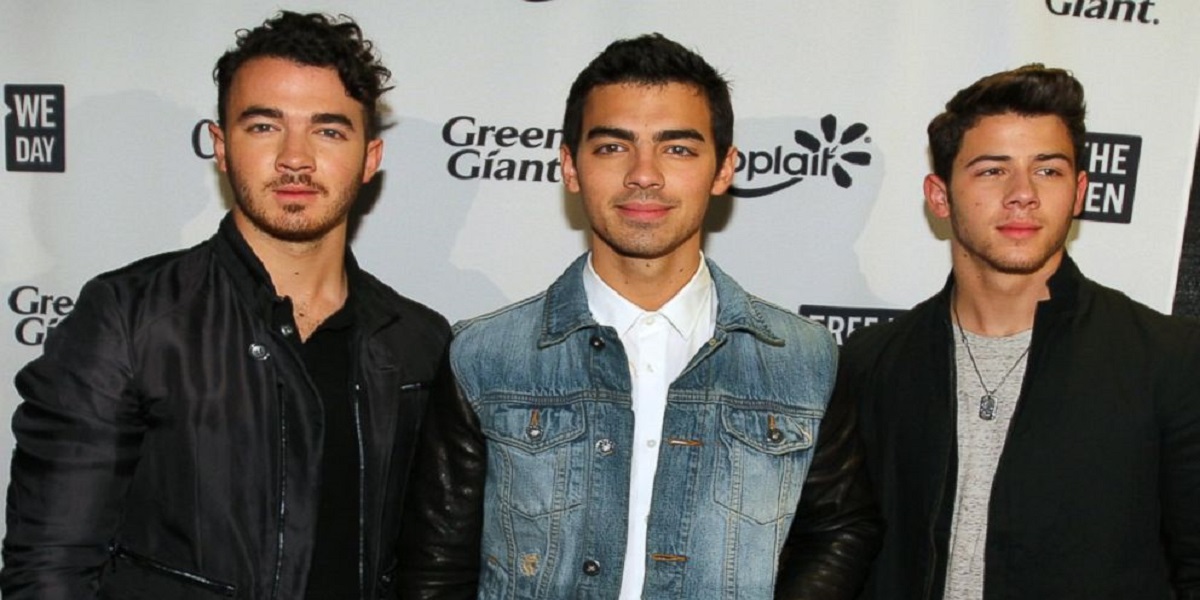 Jonas Brothers black woman