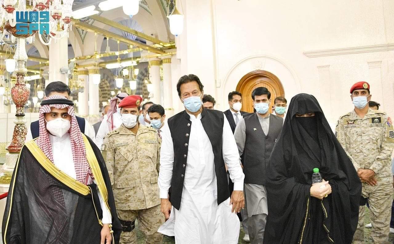 PM Imran at Roza-e-Rasool