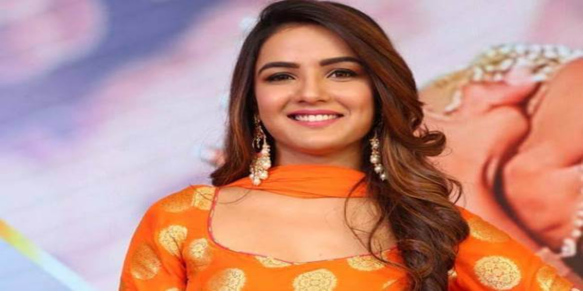 Jasmin Bhasin reveals her father struggled to get a hospital bed for mother