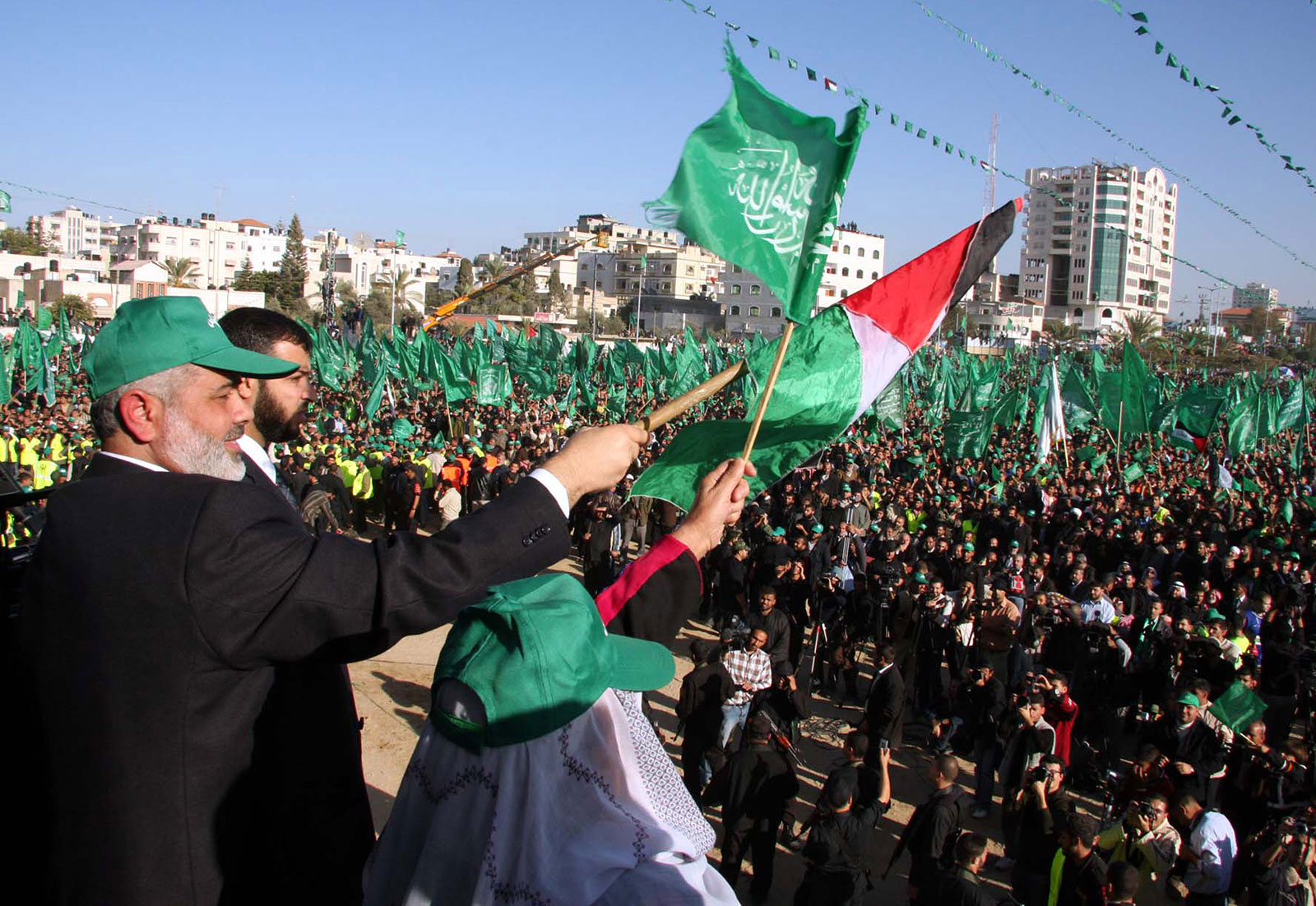 Hamas holds military parade