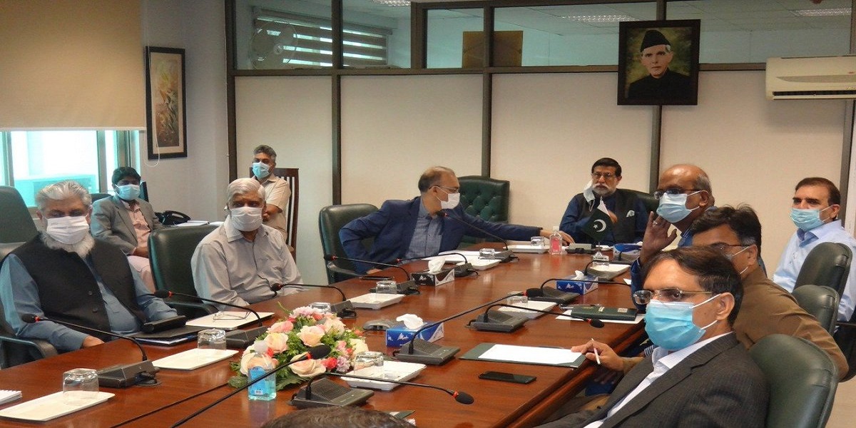 Minister reviews progress on entities privatisation