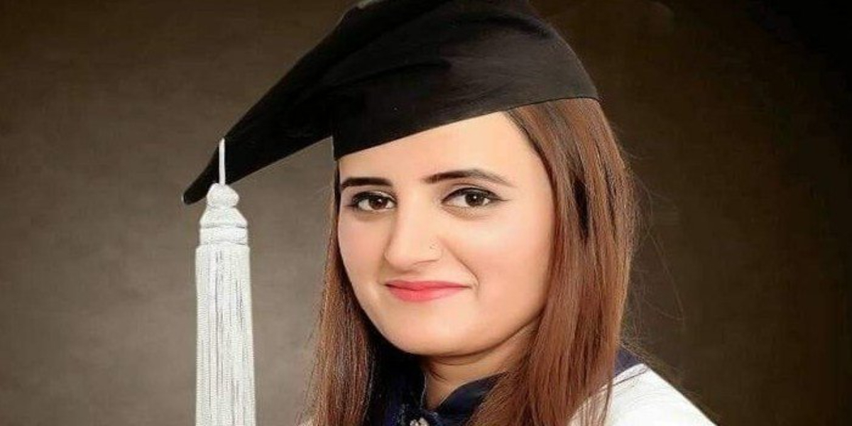 Dr Mahnoor Farzand
