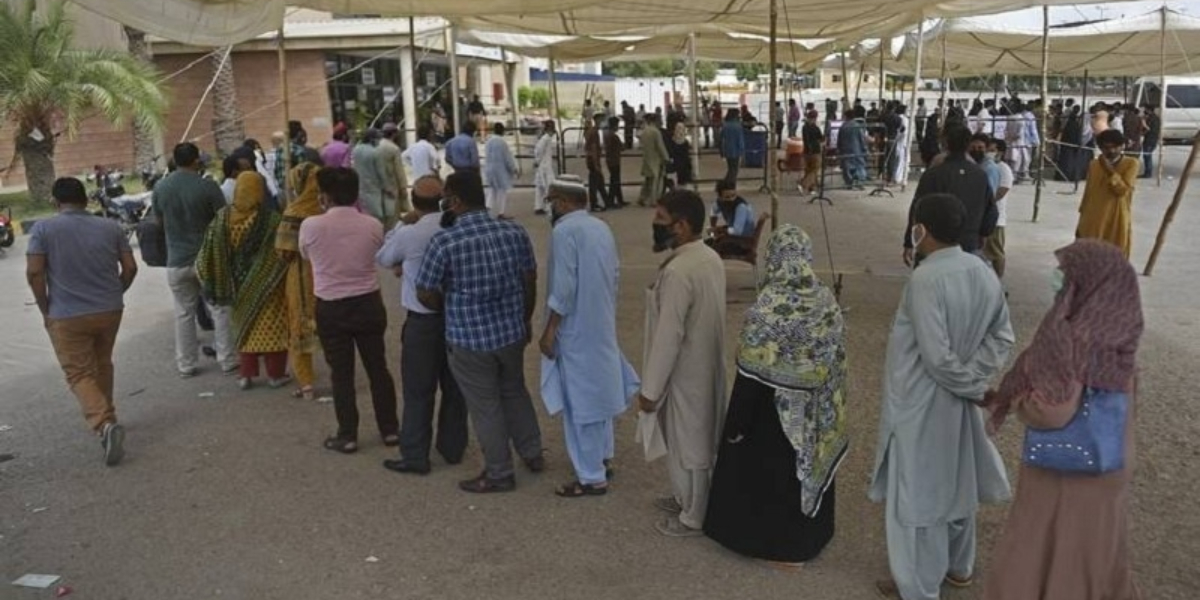 Vaccination centres in Karachi Expanded