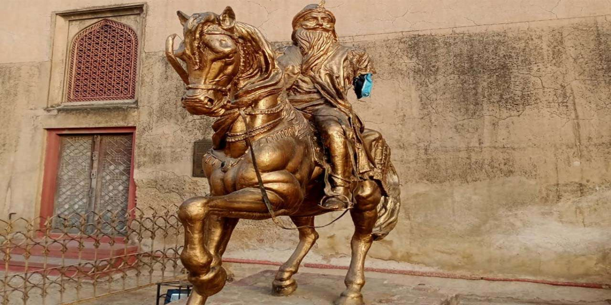 Lahore: Man arrested for alleged vandalism of Maharaja Ranjit Singh statue