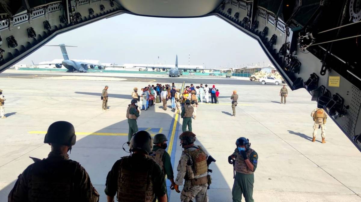 Second plane with 160 Afghan refugees from Pakistan reaches Spain