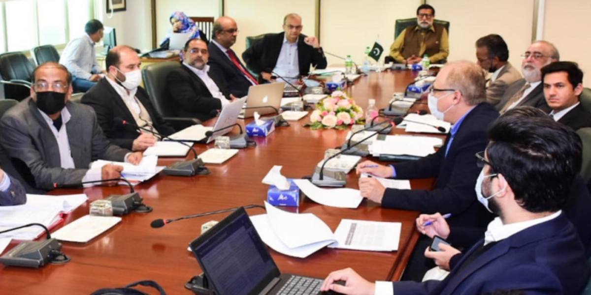 Minister for provision of level-playing field to all pre-qualified bidders